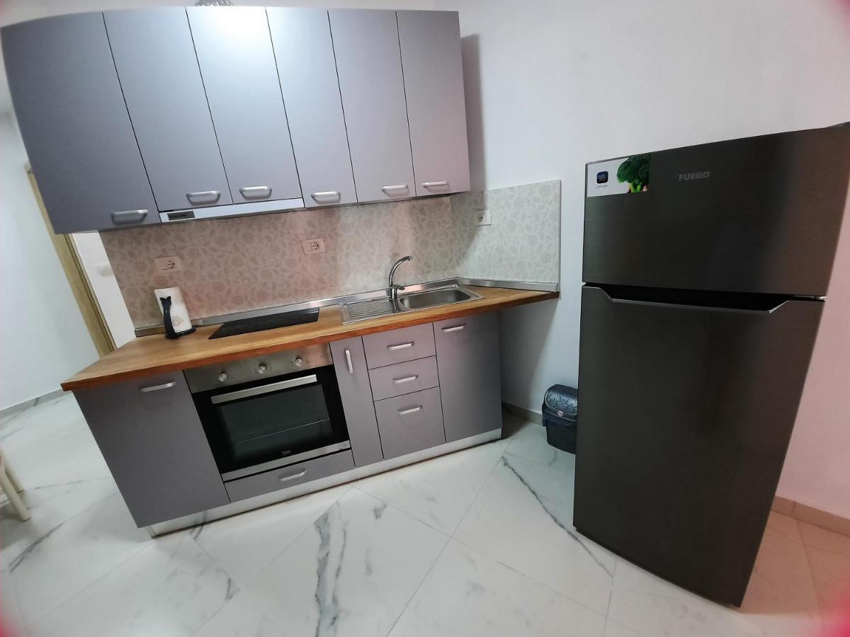 Apartament Nela Golem (Tirana)