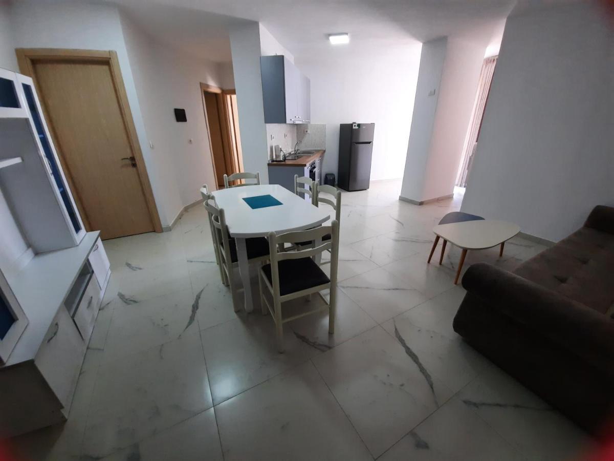 Apartament Nela Golem (Tirana)